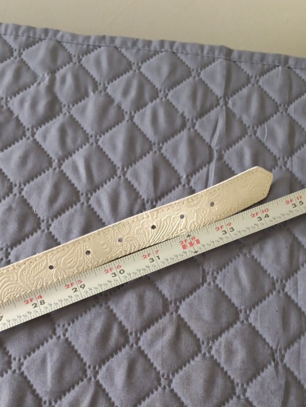Women's Embossed Cream Waist Belt - Stylish Accent - Picture 2 of 3